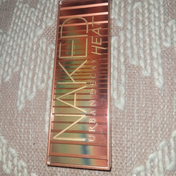Urban Decay Naked Heat - Picture 2 of 3
